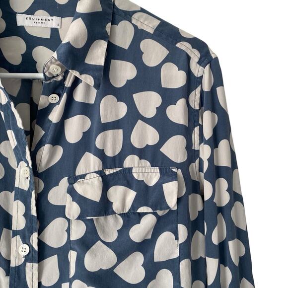 Equipment Silk Blue White Heart Print Button Down Blouse shirt size small - Picture 2 of 7